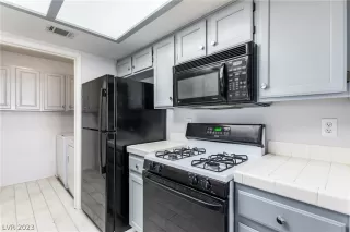 Photo #4: 2468213 Listing