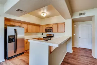 Photo #4: 2468237 Listing 