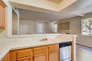 Photo #6: 2468237 Listing 