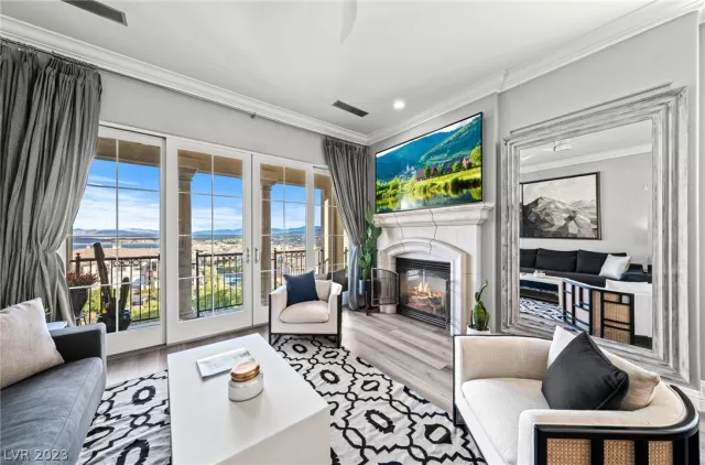 MLS: 2468247 Condo For Sale