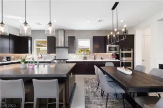 Photo #2: 2468251 Listing