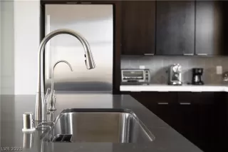 Photo #5: 2468251 Listing