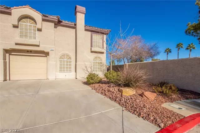 MLS: 2468252 Condo For Sale