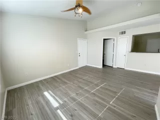 Photo #4: 2468266 Listing 