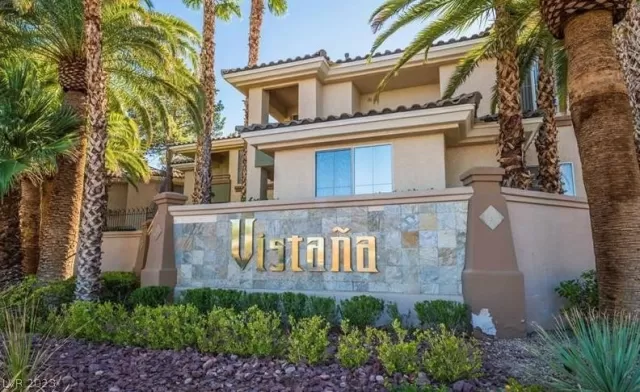 MLS: 2468273 Condo For Sale