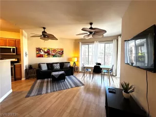 Photo #5: 2468273 Listing