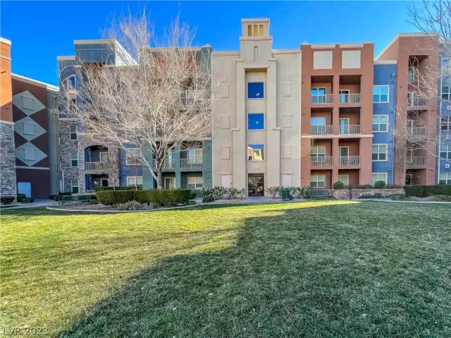 MLS: 2468286 Condo For Sale