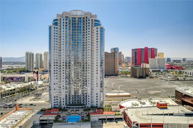 MLS: 2468298 Condo For Sale