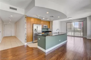 Photo #6: 2468298 Listing