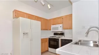 Photo #4: 2468312 Listing 