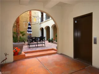 Photo #3: 2468324 Listing 