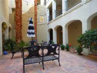 Photo #4: 2468324 Listing 