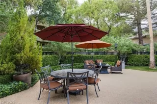 Photo #3: 2468325 Listing 