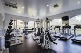 Photo #5: 2468325 Listing 