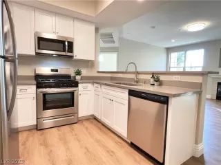 Photo #2: 2468333 Listing 