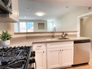 Photo #3: 2468333 Listing 