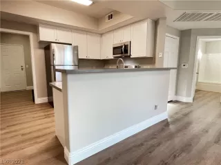 Photo #6: 2468333 Listing 