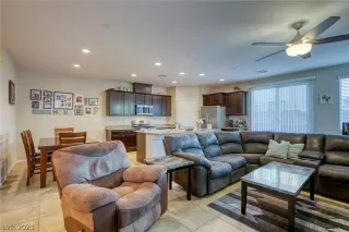 Photo #4: 2468367 Listing 