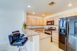 Photo #1: 2468389 Listing