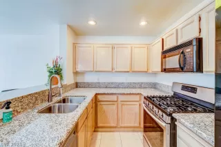 Photo #2: 2468389 Listing