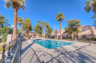 Photo #6: 2468389 Listing