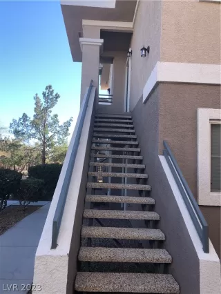 Photo #1: 2468411 Listing 