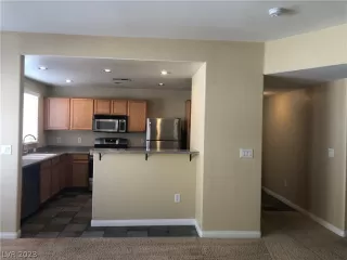 Photo #2: 2468411 Listing 