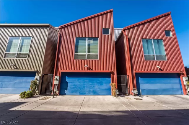 MLS: 2468438 Condo For Sale