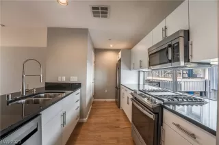 Photo #3: 2468438 Listing