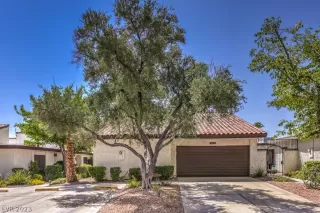 Photo #1: 2468456 Listing 