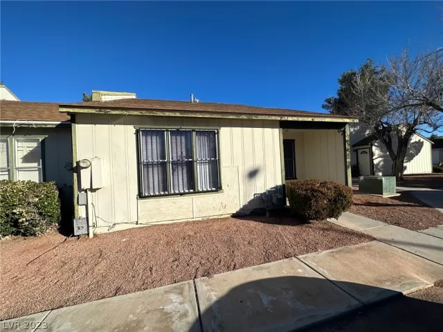 MLS: 2468463 Condo For Sale