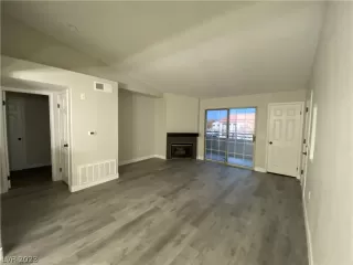 Photo #3: 2468474 Listing 