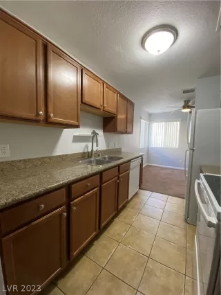 Photo #3: 2468482 Listing 