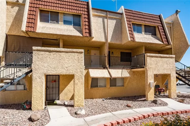 MLS: 2468483 Condo For Sale