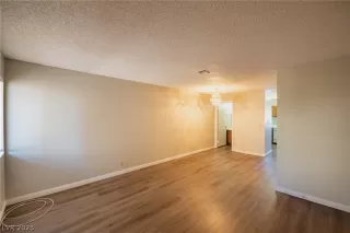 Photo #3: 2468483 Listing 