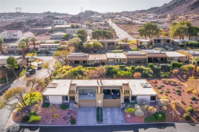 MLS: 2468489 Condo For Sale