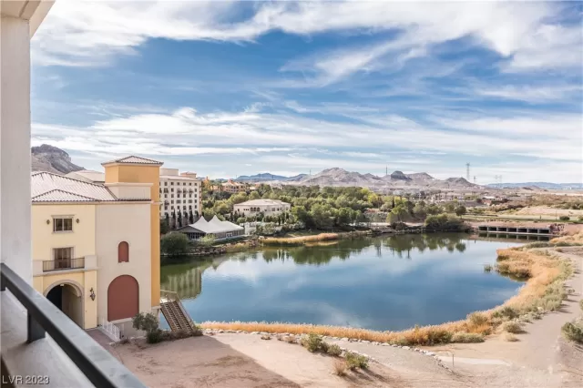 MLS: 2468515 Condo For Sale