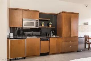 Photo #5: 2468515 Listing