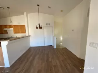 Photo #5: 2468552 Listing 