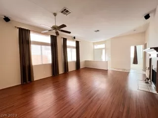 Photo #5: 2468564 Listing 