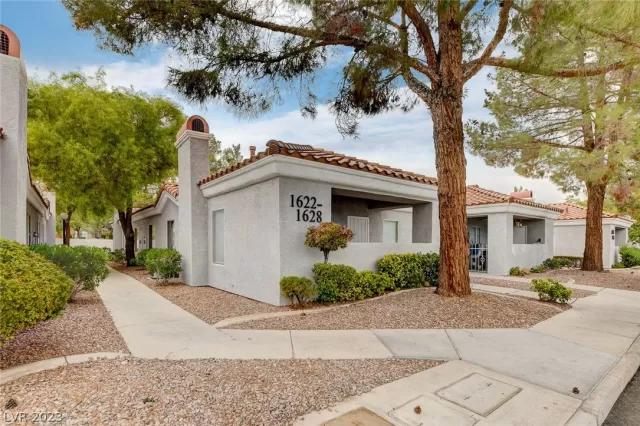 MLS: 2468601 Condo For Sale