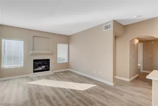 Photo #3: 2468601 Listing