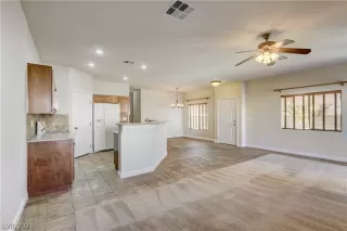 Photo #6: 2468634 Listing