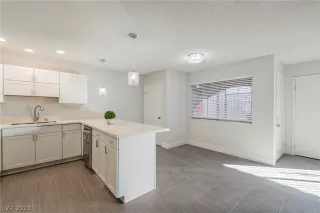 Photo #5: 2468667 Listing 