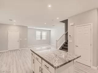 Photo #2: 2468669 Listing 