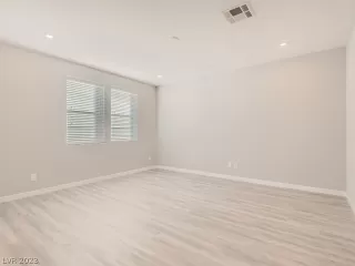 Photo #3: 2468669 Listing 