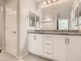 Photo #5: 2468669 Listing 