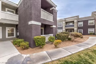 Photo #3: 2468738 Listing 