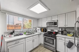 Photo #2: 2468770 Listing