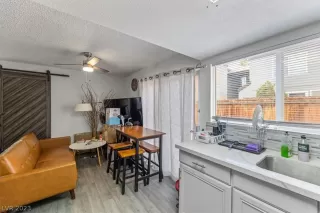 Photo #4: 2468770 Listing